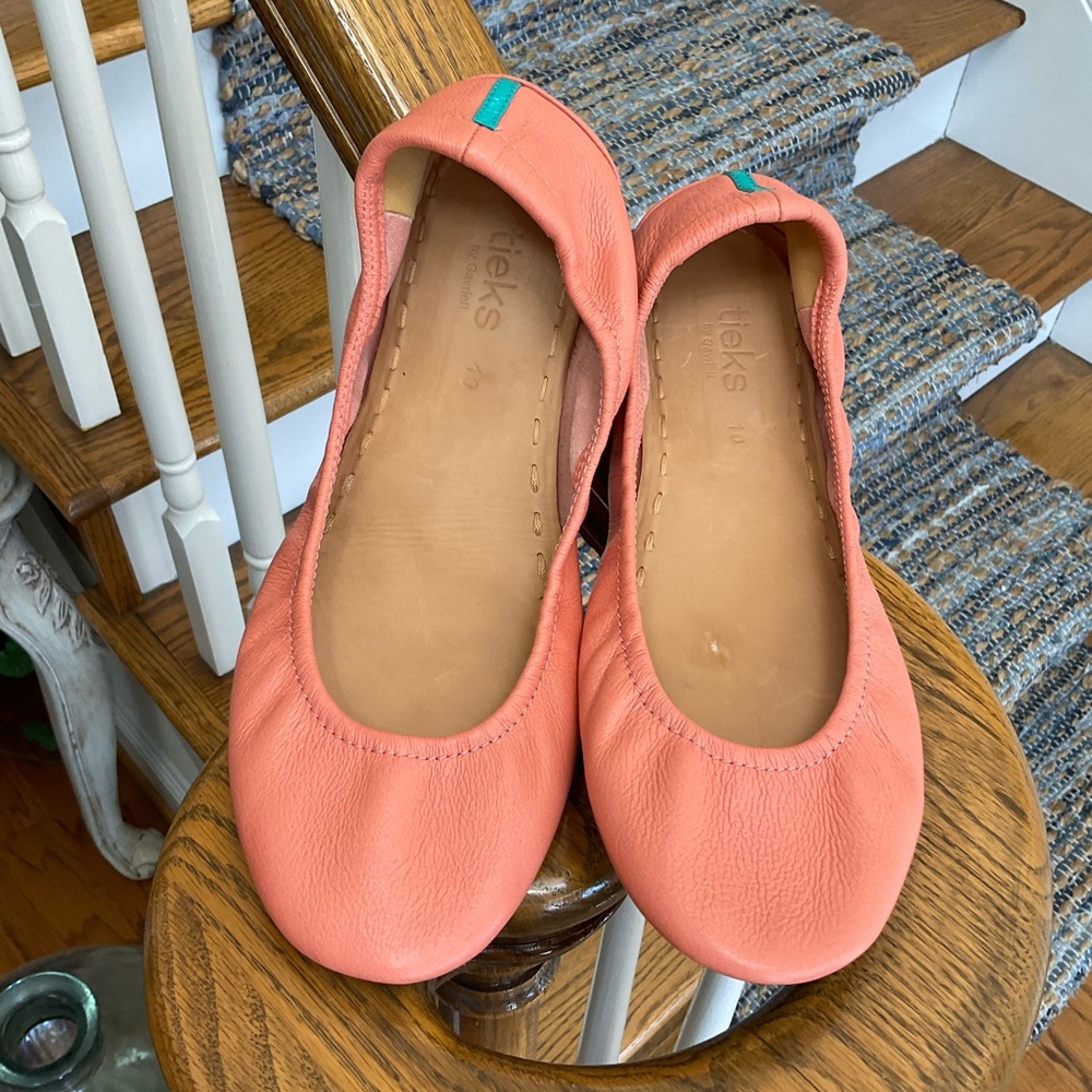 Tieks limited edition peach poppy